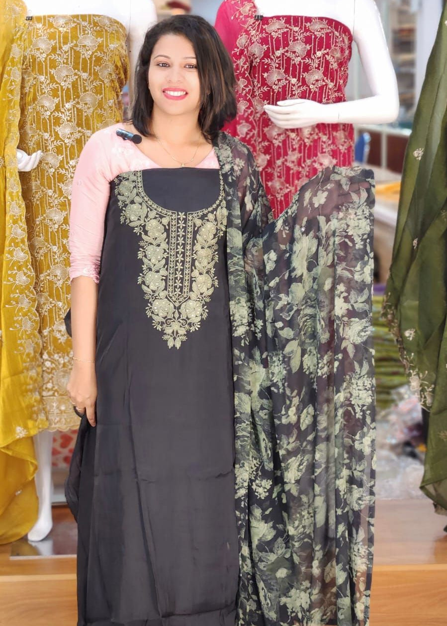 FAVOURITE BLACK COLLECTIONS @999/- N2695
