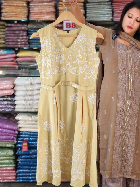 AWESOME SLEEVELESS/SLEEVED FROCK @ N2721