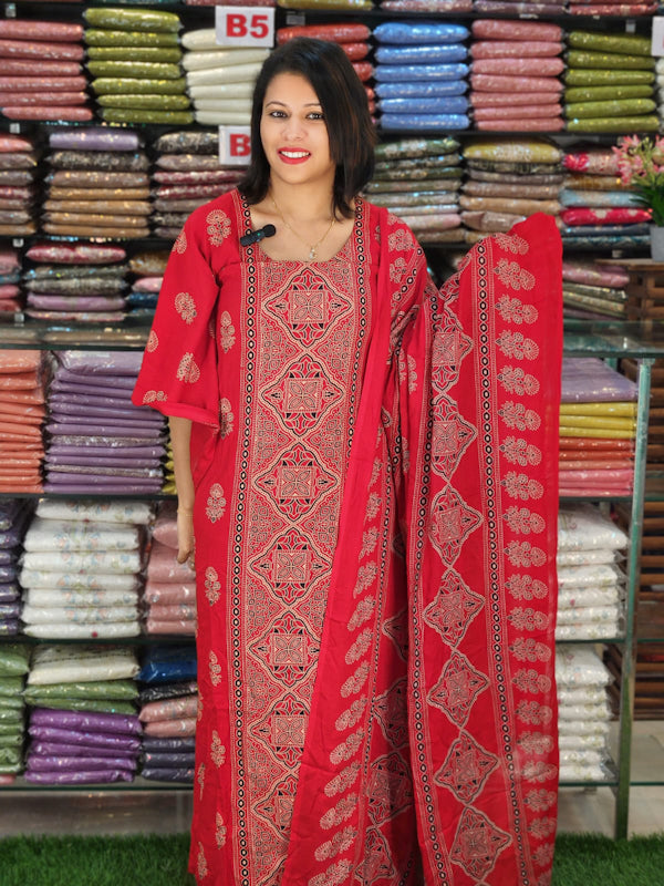 BUDGETED RAYON COTTON SALWAR SUITS @699/- N2725