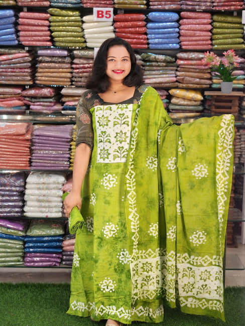 BATIK PRINTED COTTON SALWAR SUITS @899/-  N2728