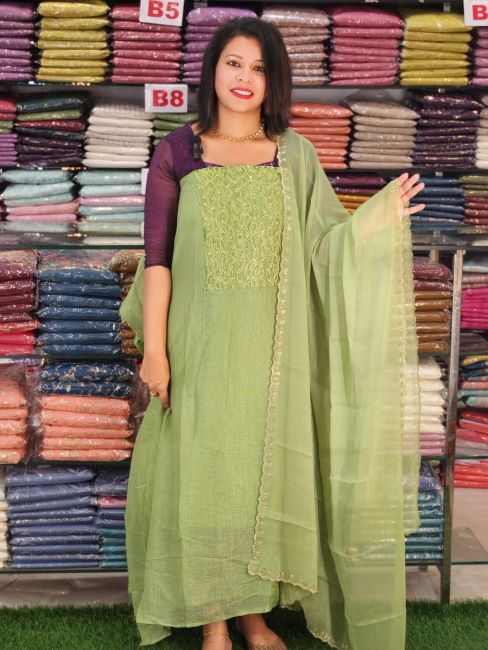 HEAVY YOKE WORKED PLATINUM CRUSH SALWAR SUITS @899/- N2777