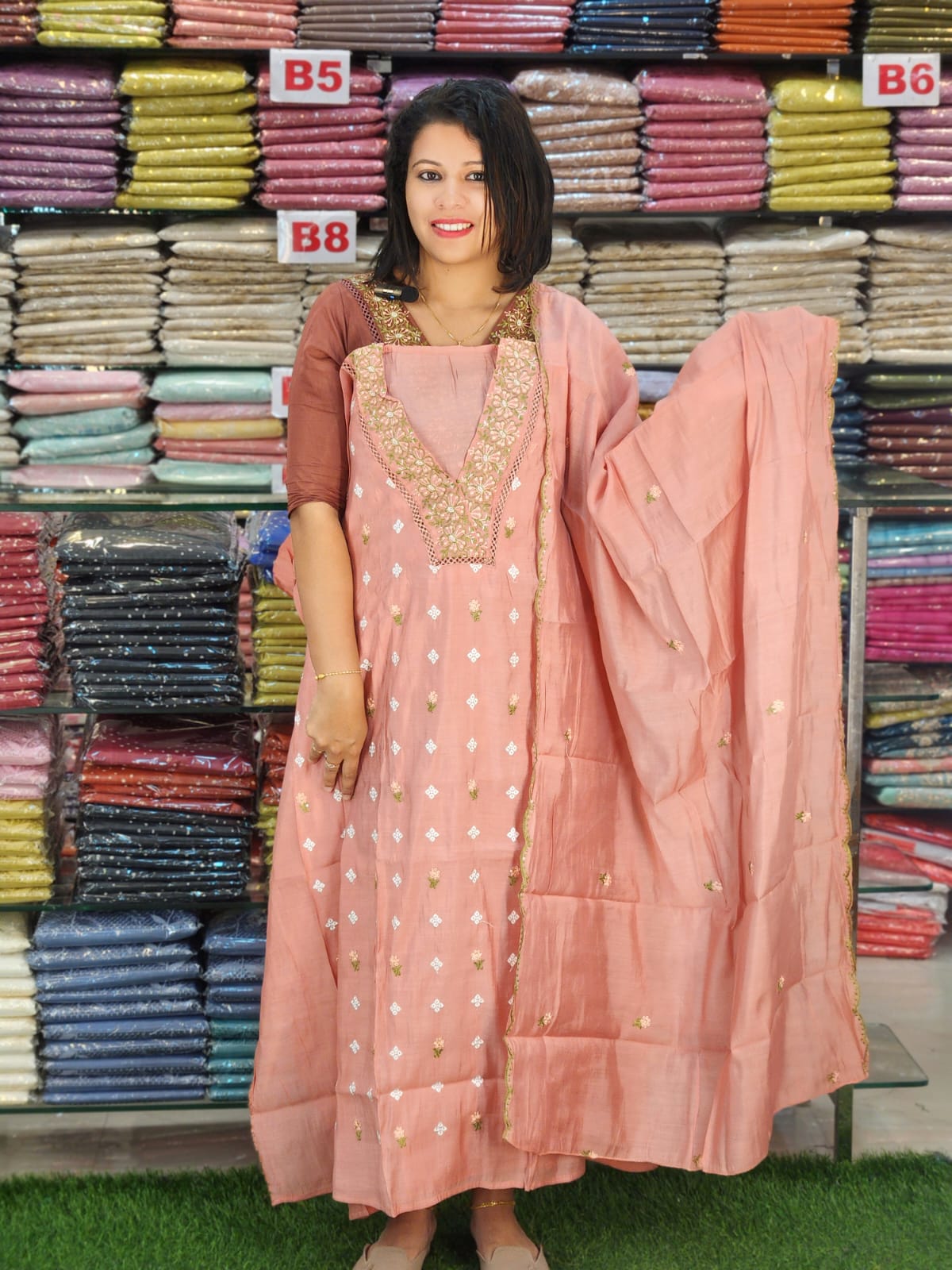 STYLISH MUL CHNADERI SALWAR SUITS @999/- N2792