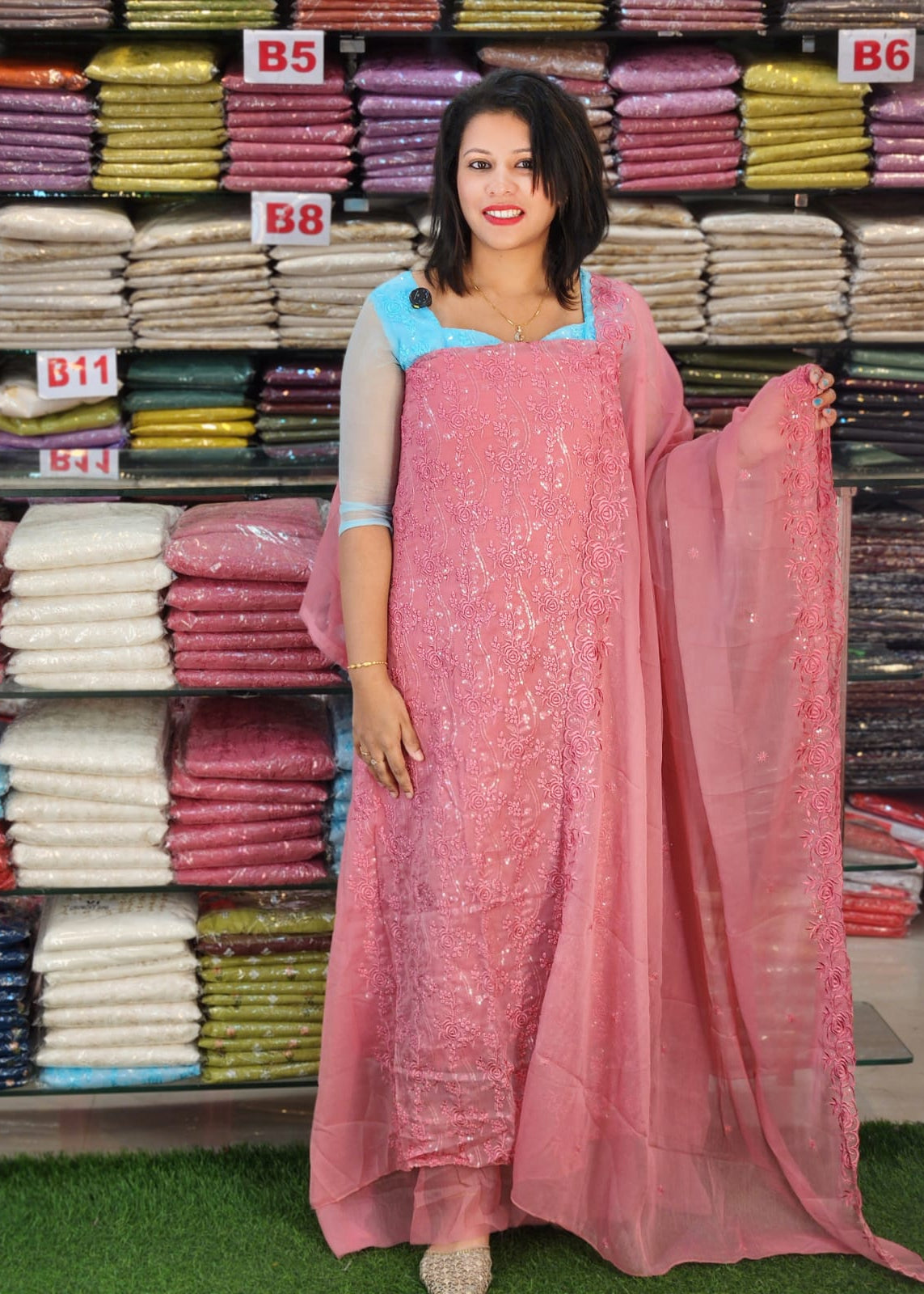HEAVY DEMANDED VAARI CRUSH SALWAR SUITS @1499/- N2809