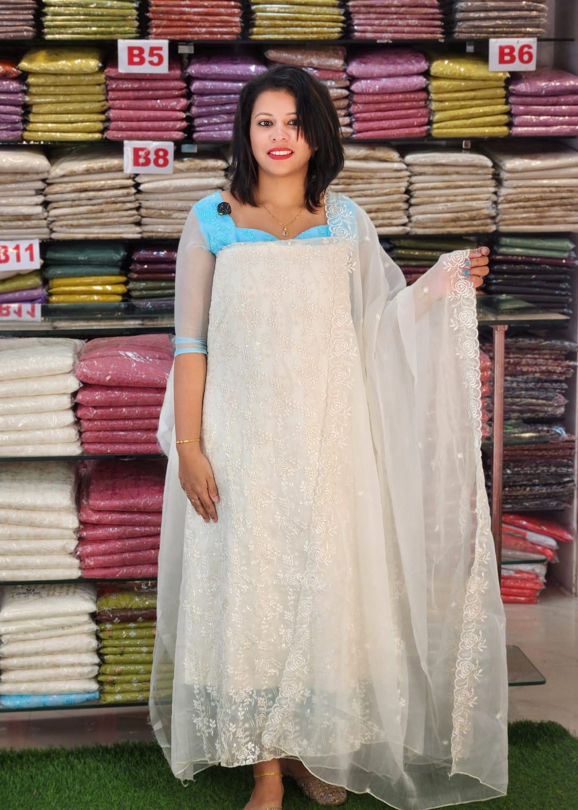 HEAVY DEMANDED VAARI CRUSH SALWAR SUITS @1499/- N2809