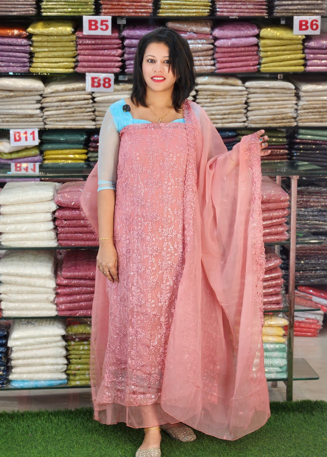 HEAVY DEMANDED VAARI CRUSH SALWAR SUITS @1499/- N2809